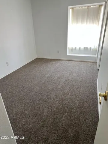 a view of empty room with window