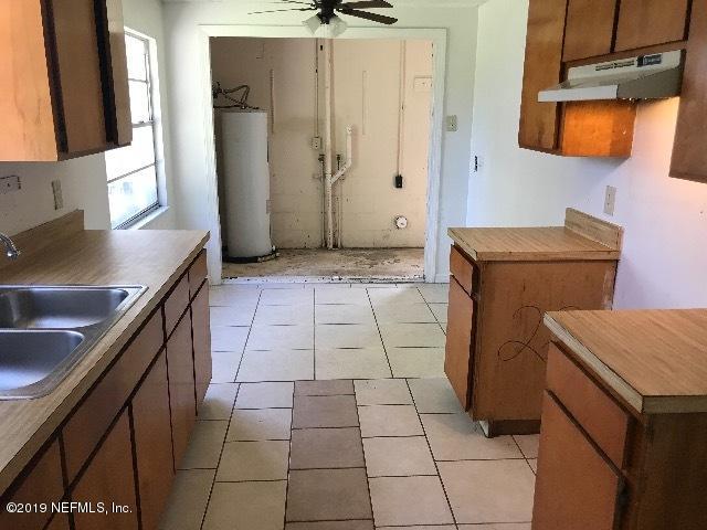 2465 Justin Road North Jacksonville, FL 32210 - Photo 4 of 18 2D3BCA05-DFEE-45CA-8502-CFFC6D4956B0