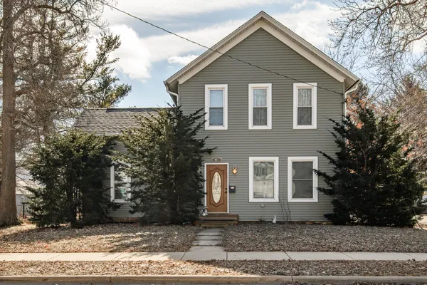 $369,000 | 471 West South Street, Oconomowoc, WI 53066