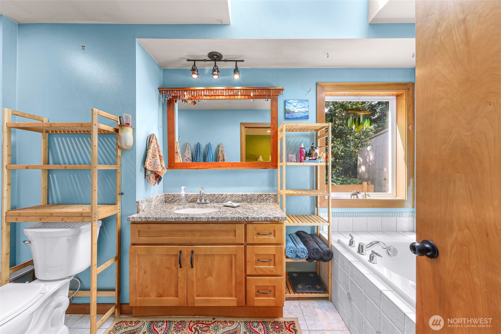 4115 Springwater Lane Clinton, WA 98236 - Photo 15 of 31 Gallery Image 15