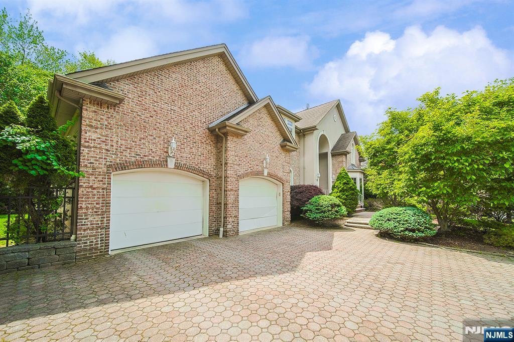6 Maplewood Road Closter, NJ 07624 - Photo 3 of 40