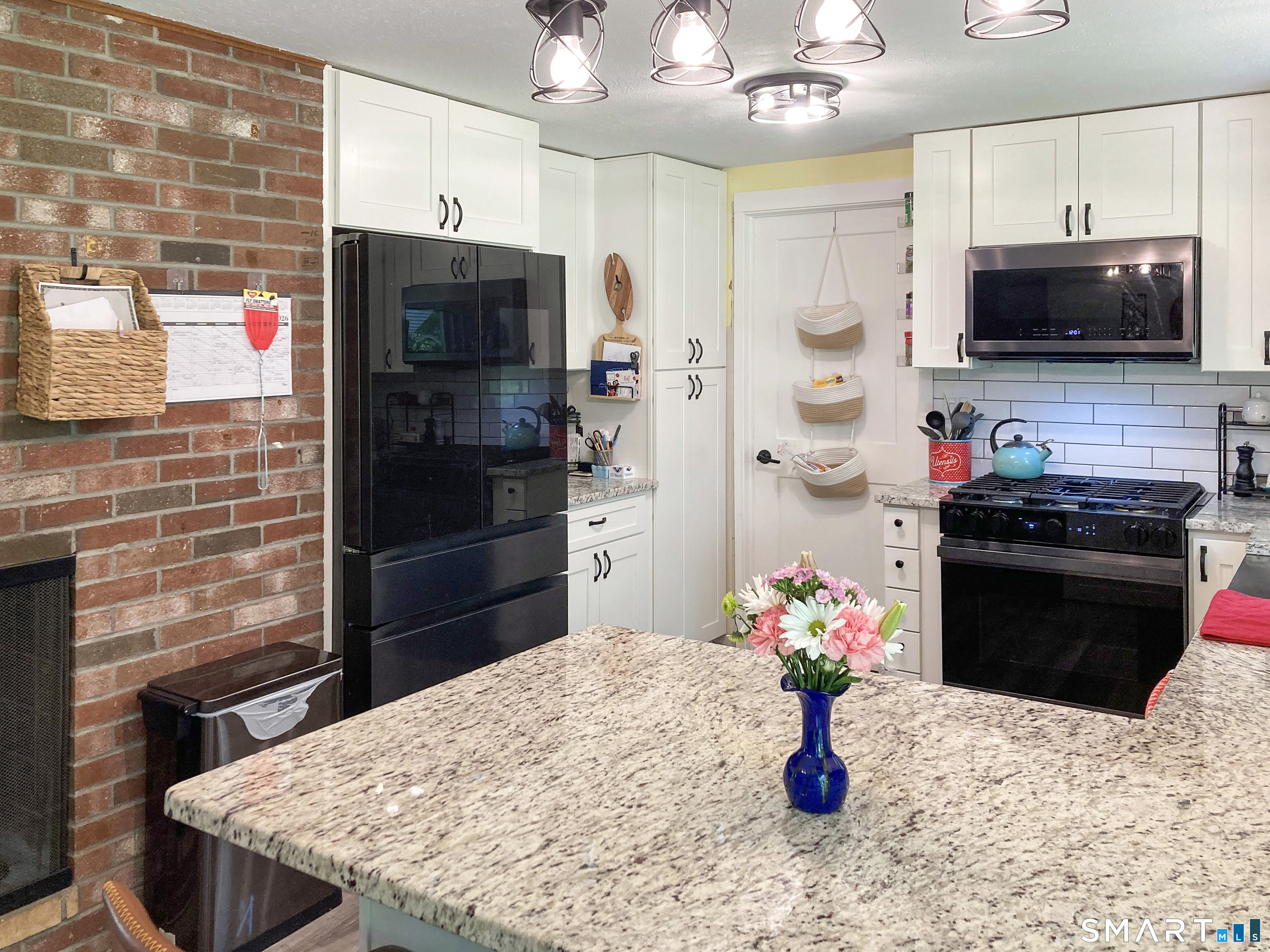 274 Hanks Hill Road Mansfield, CT 06268 - Photo 14 of 40