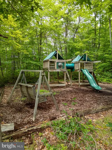 a view of a tennis court