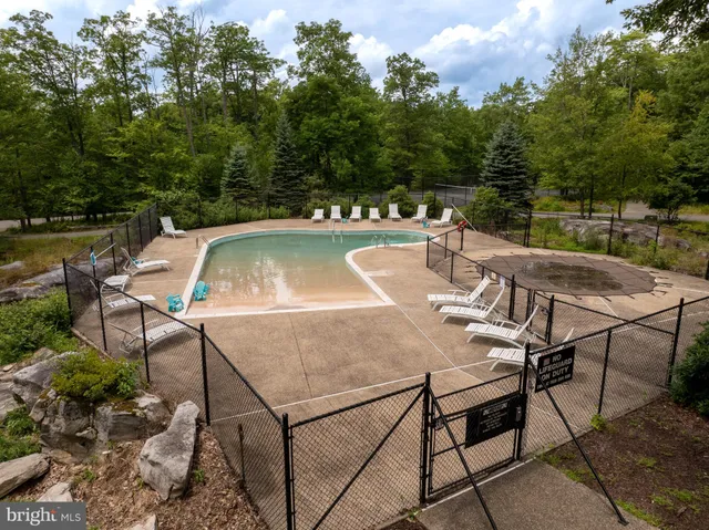 a view of a tennis court