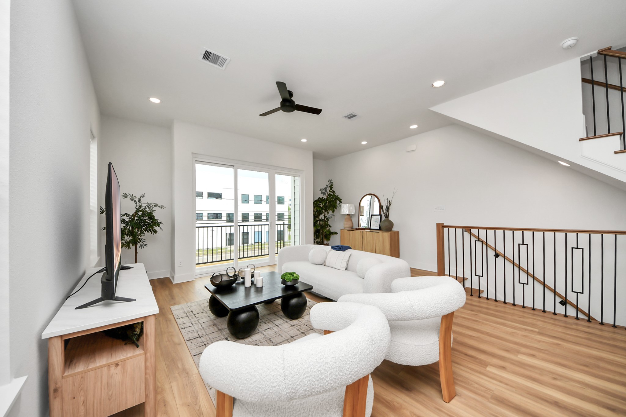 2426 Ella Boulevard Houston, TX 77008 - Photo 11 of 43