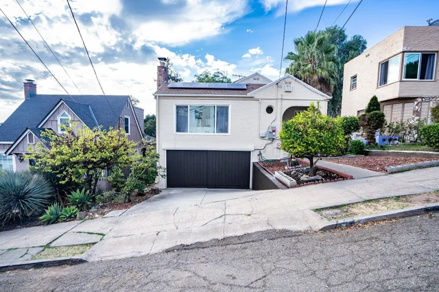 $825,000 | 2925 El Monte Avenue, Oakland, CA 94605