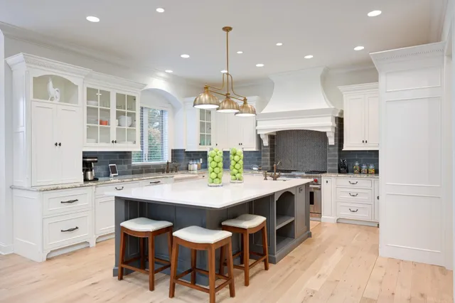 $3,195,000 | 16110 Crosby Cove, Minnetonka, MN 55391