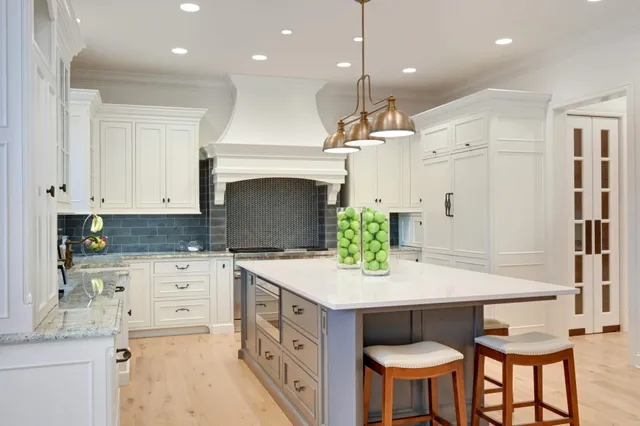 $3,195,000 | 16110 Crosby Cove, Minnetonka, MN 55391