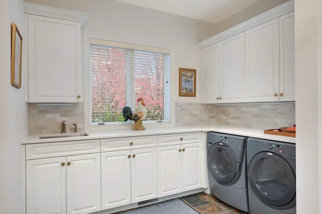 $3,195,000 | 16110 Crosby Cove, Minnetonka, MN 55391