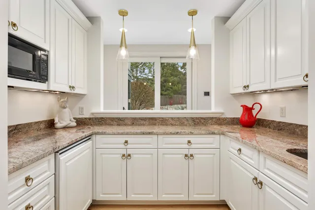 $3,195,000 | 16110 Crosby Cove, Minnetonka, MN 55391