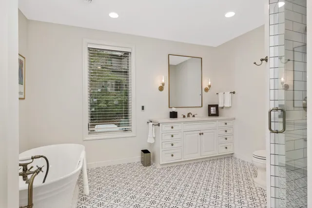 $3,195,000 | 16110 Crosby Cove, Minnetonka, MN 55391