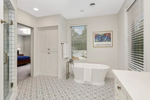 $3,195,000 | 16110 Crosby Cove, Minnetonka, MN 55391