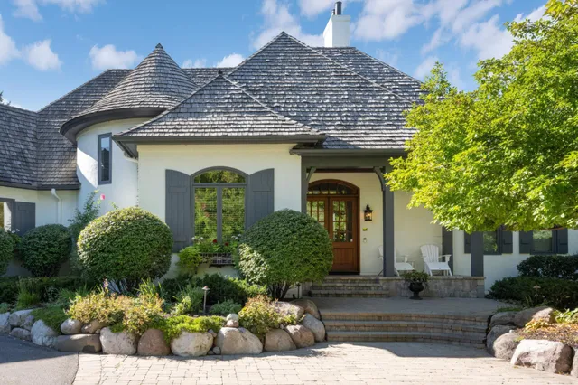 $3,195,000 | 16110 Crosby Cove, Minnetonka, MN 55391