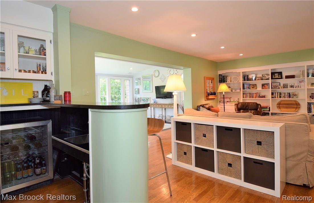 873 North Cranbrook Road Bloomfield Hills, MI 48301 - Photo 8 of 23 Bar Area in Family Room.jpg