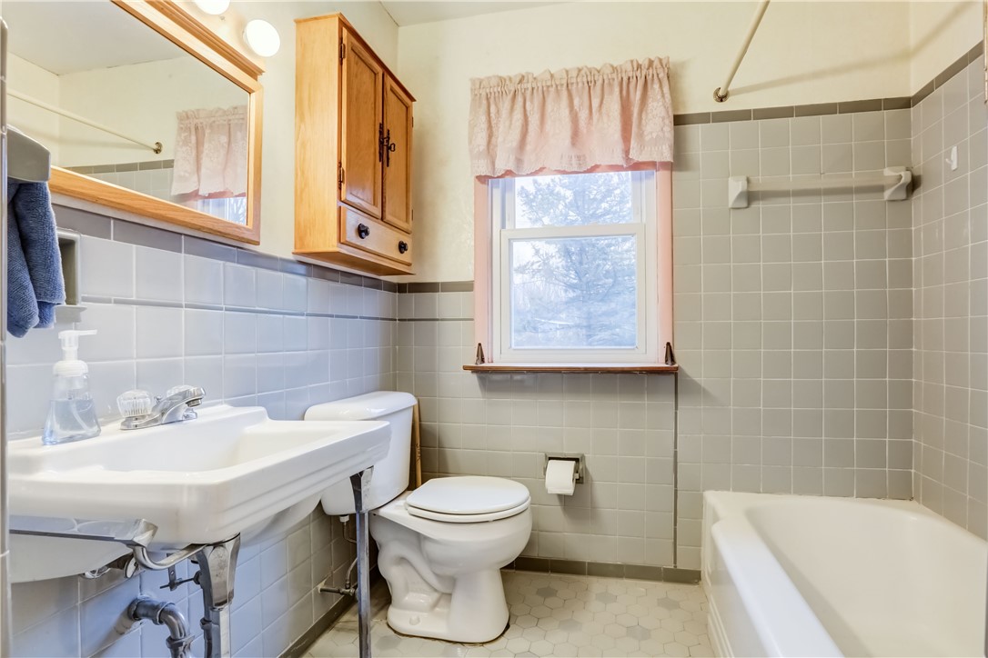 1223 Calkins Road Henrietta, NY 14623 - Photo 16 of 32