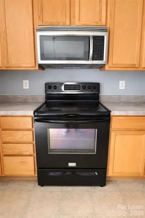 $2,000 | 15409 Tully House Court, Charlotte, NC 28277