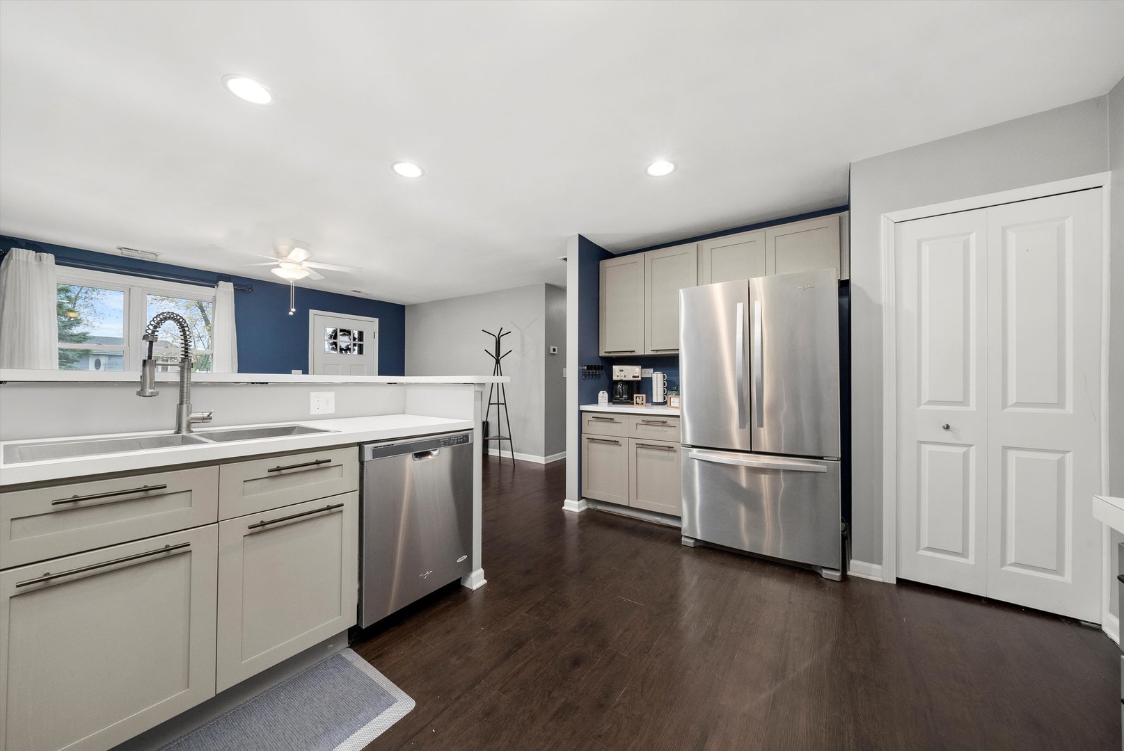 7124 Crest Road Darien, IL 60561 - Photo 16 of 46 Gallery Image 16