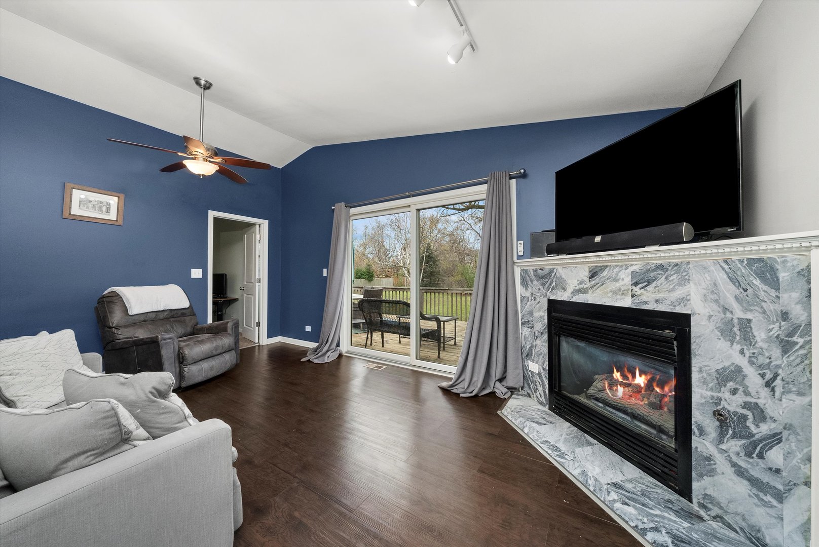 7124 Crest Road Darien, IL 60561 - Photo 19 of 46 Gallery Image 19