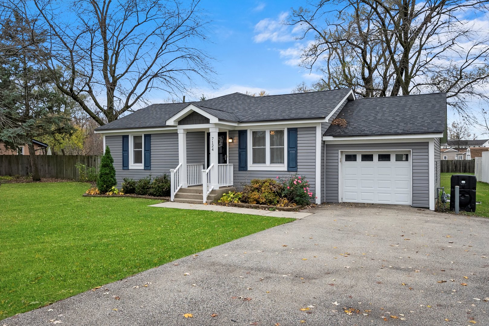 7124 Crest Road Darien, IL 60561 - Photo 3 of 46 Gallery Image 3
