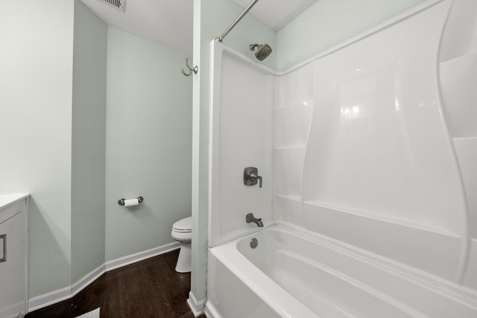 7124 Crest Road Darien, IL 60561 - Photo 31 of 46 Gallery Image 31