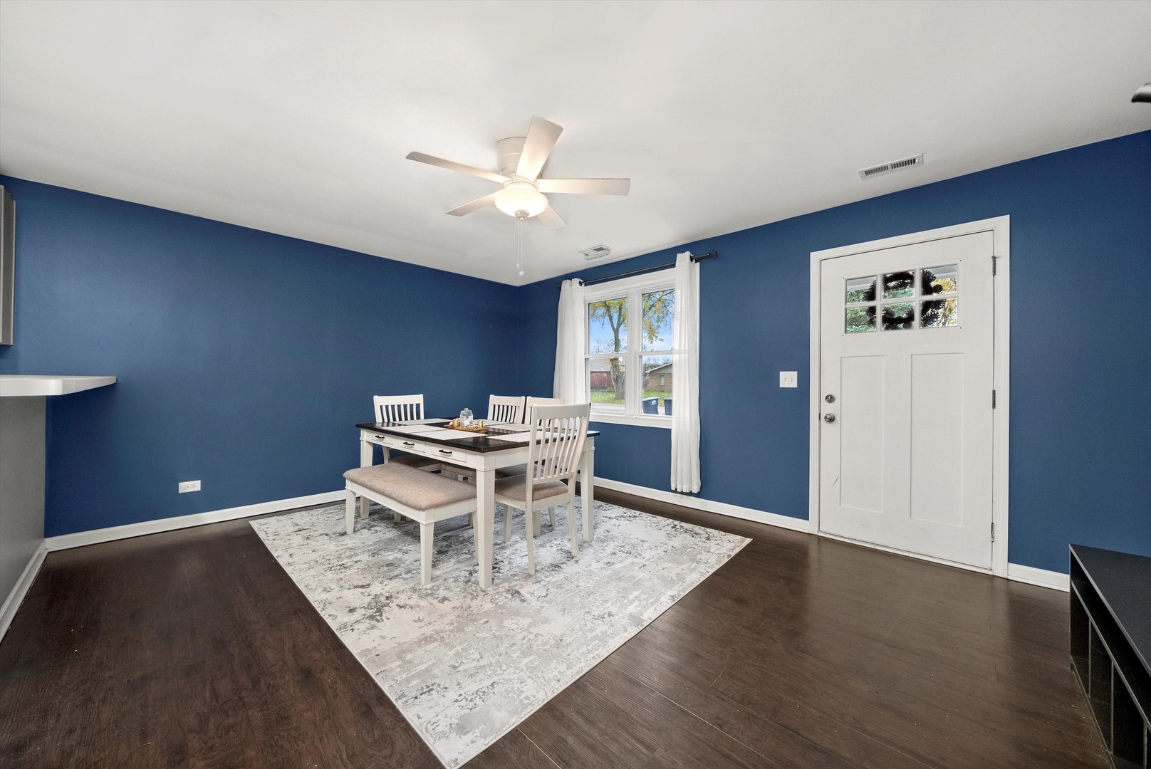 7124 Crest Road Darien, IL 60561 - Photo 6 of 46 Gallery Image 6