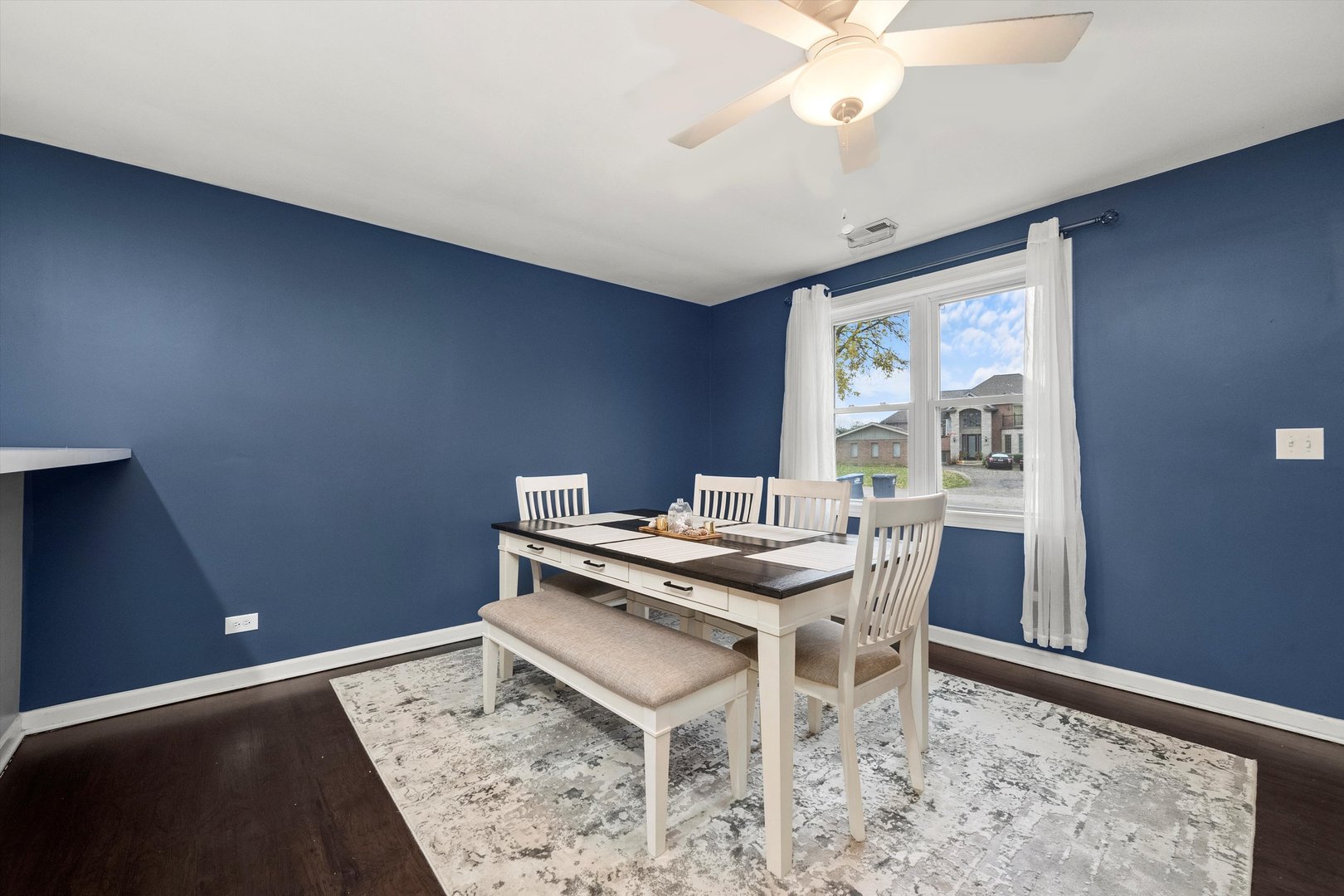 7124 Crest Road Darien, IL 60561 - Photo 8 of 46 Gallery Image 8