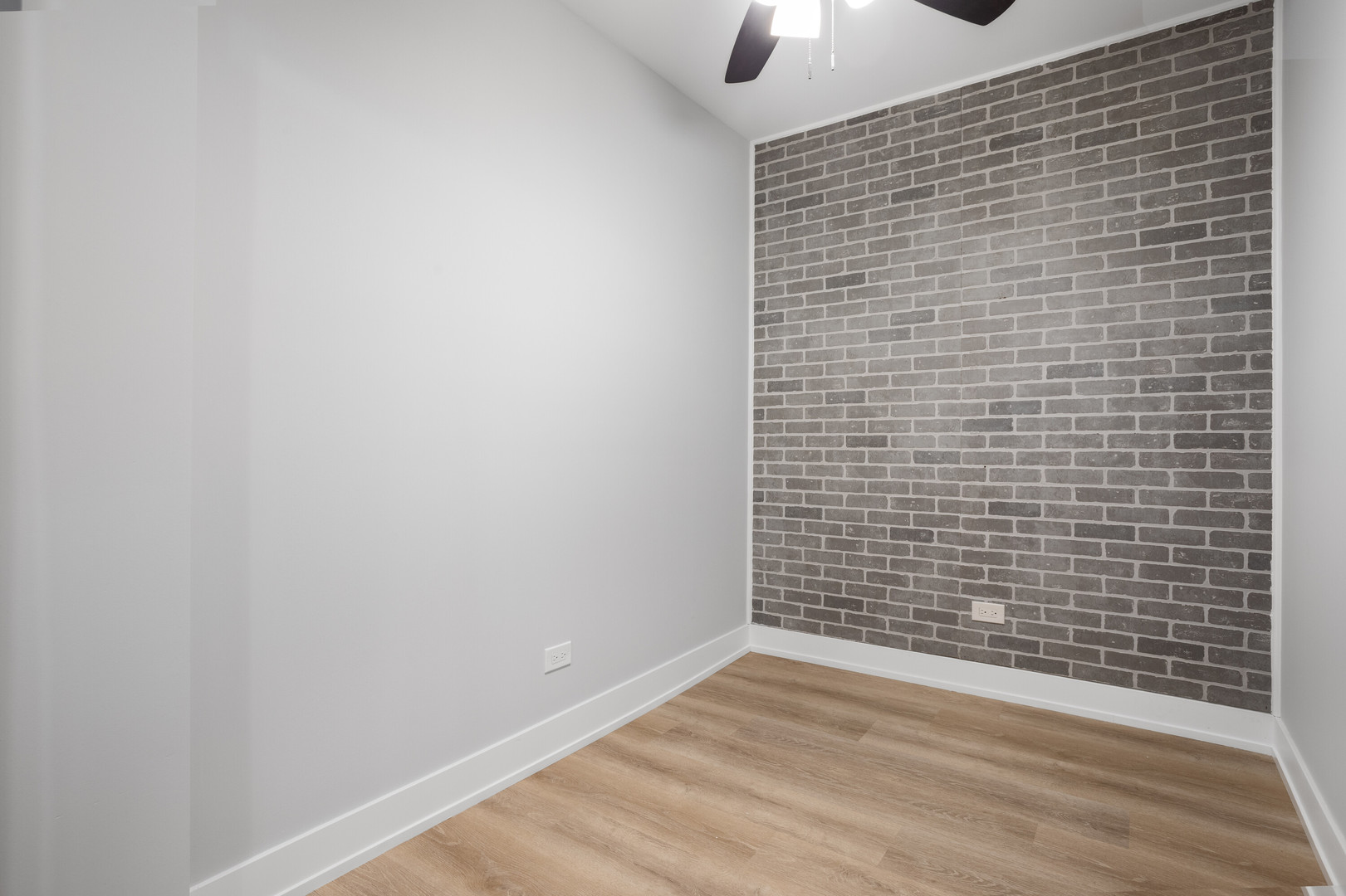 1554 West Juneway Terrace, Unit 3R Chicago, IL 60626 - Photo 7 of 8 a view of an empty room