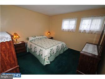 726 Beaumont Road Fairless Hills, PA 19030 - Photo 4 of 9 Bedroom - Main