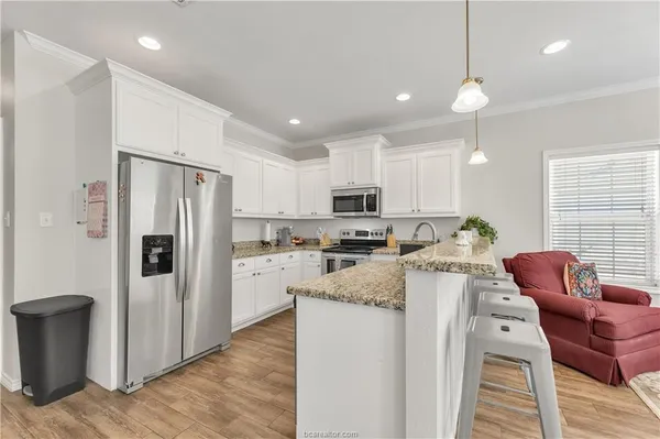 $3,899 | 117 Sterling Street, College Station, TX 77840