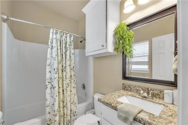 $3,899 | 117 Sterling Street, College Station, TX 77840