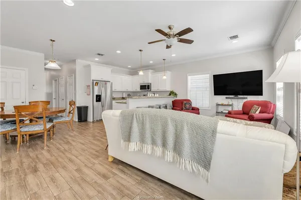 $3,899 | 117 Sterling Street, College Station, TX 77840