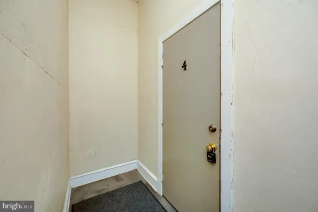 $1,250 | 302-4 West Main Street, Kutztown, PA 19530