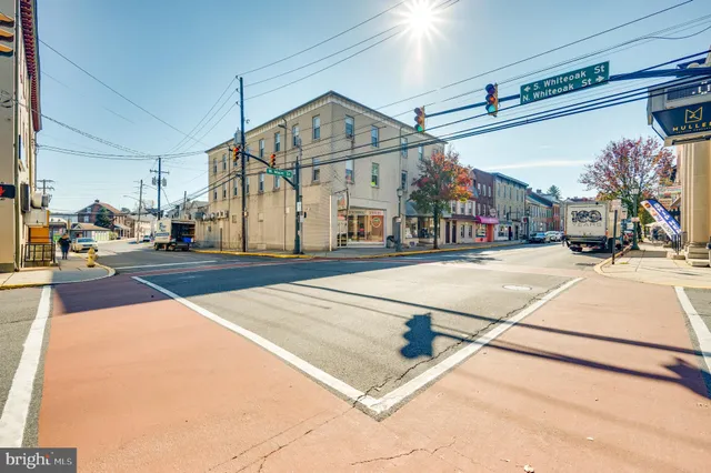 $1,250 | 302-4 West Main Street, Kutztown, PA 19530