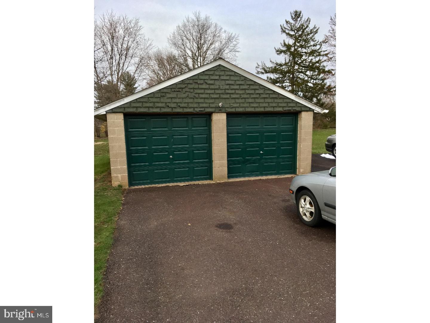 2933 Cowpath Road Hatfield, PA 19440 - Photo 4 of 21 Garage