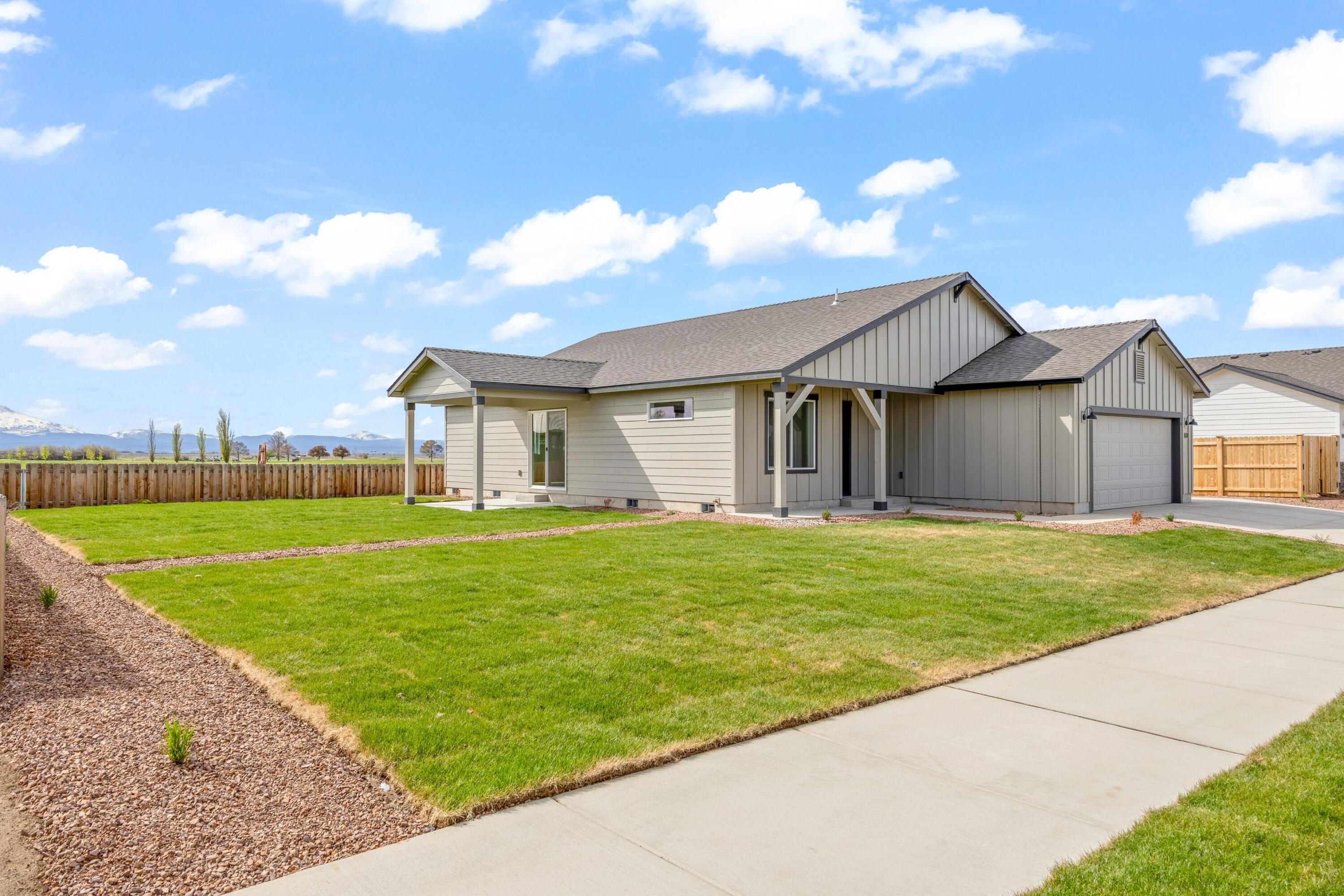 1050 Fairway Road, Unit 153 Madras, OR 97741 - Photo 2 of 29