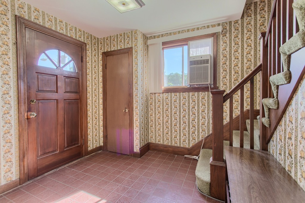 11 Coolidge Road Lynn, MA 01902 - Photo 14 of 30 Gallery Image 14
