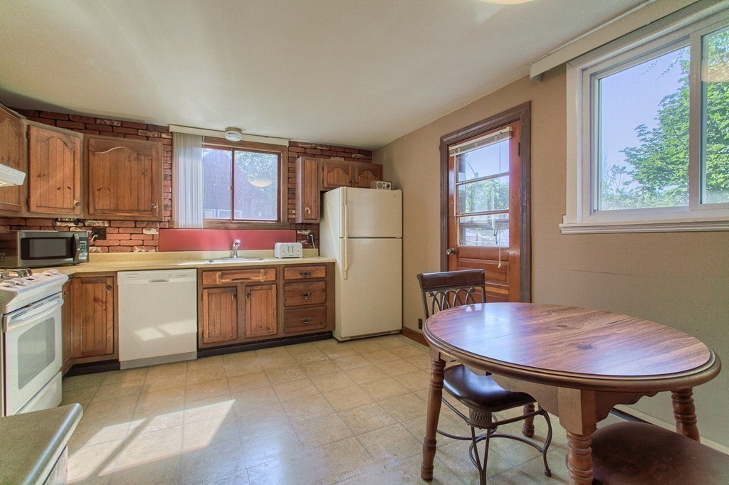 11 Coolidge Road Lynn, MA 01902 - Photo 20 of 30 Gallery Image 20