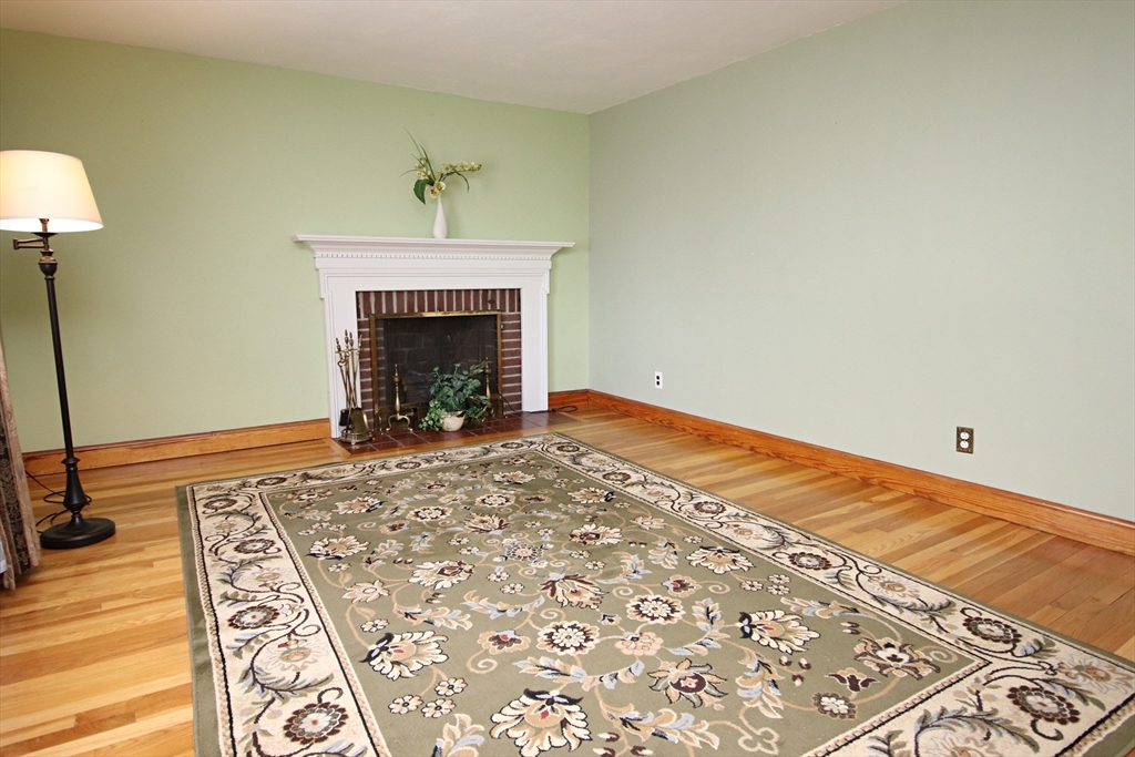 86 Farrell Road Lynn, MA 01905 - Photo 5 of 36 Gallery Image 5