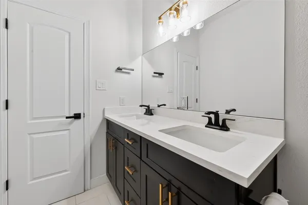 $2,300 | 6626 Highrock Road, Houston, TX 77092