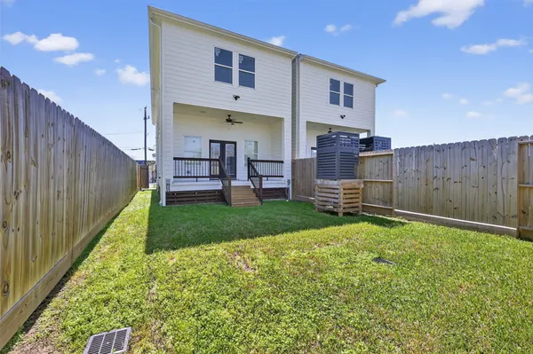 $2,300 | 6626 Highrock Road, Houston, TX 77092