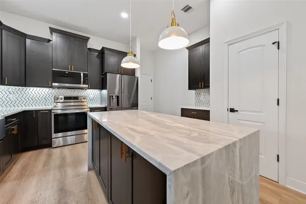 $2,300 | 6626 Highrock Road, Houston, TX 77092