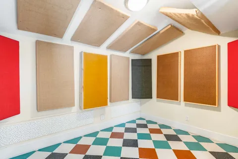 a view of a storage & utility room