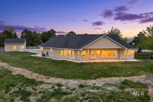 $825,000 | 5803 Whispering Hills Drive, Marsing, ID 83639