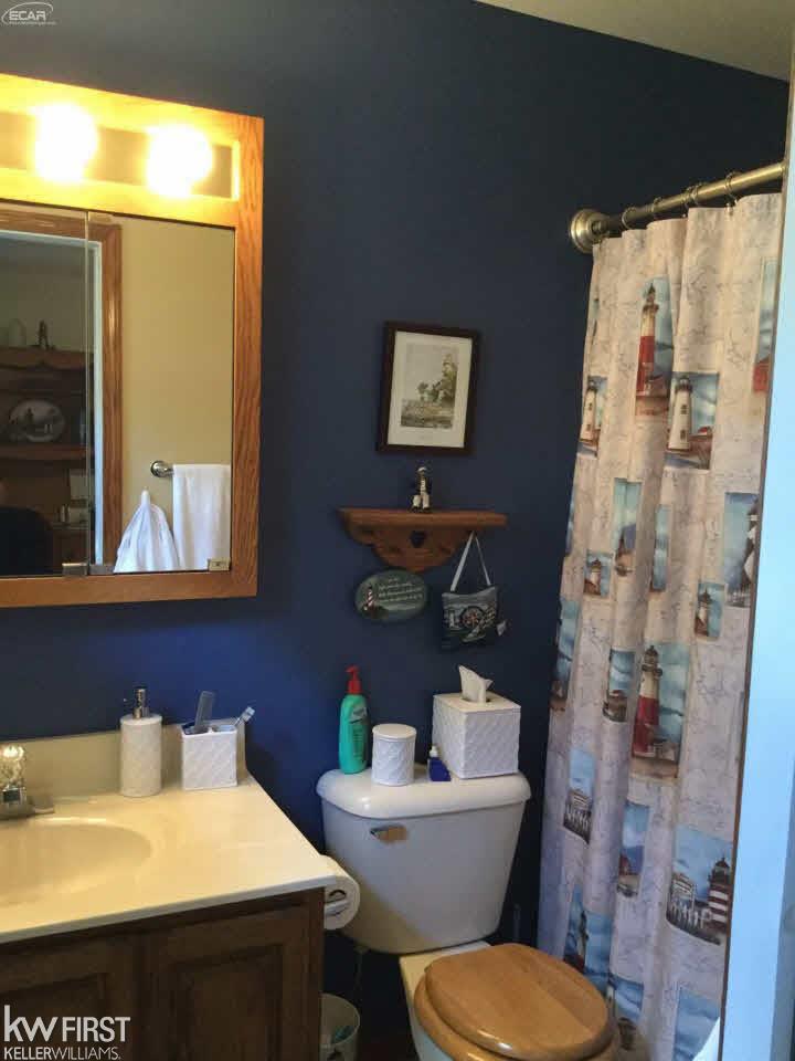 7222 Potter Road Flushing, MI 48433 - Photo 6 of 20 21342057-5.JPG
