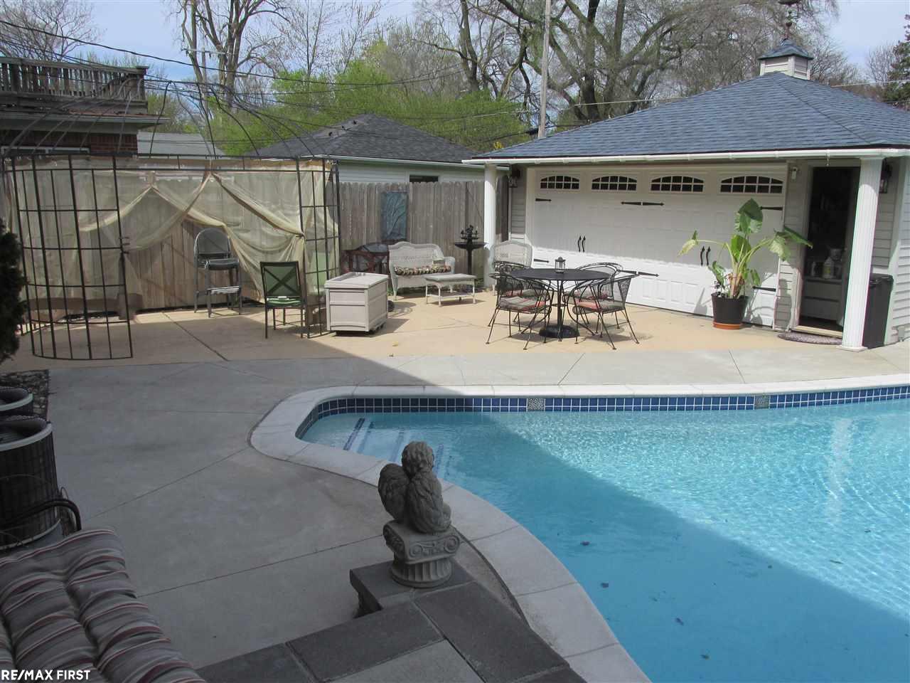 280 Alter Road Detroit, MI 48215 - Photo 5 of 27 31318590-6.JPG