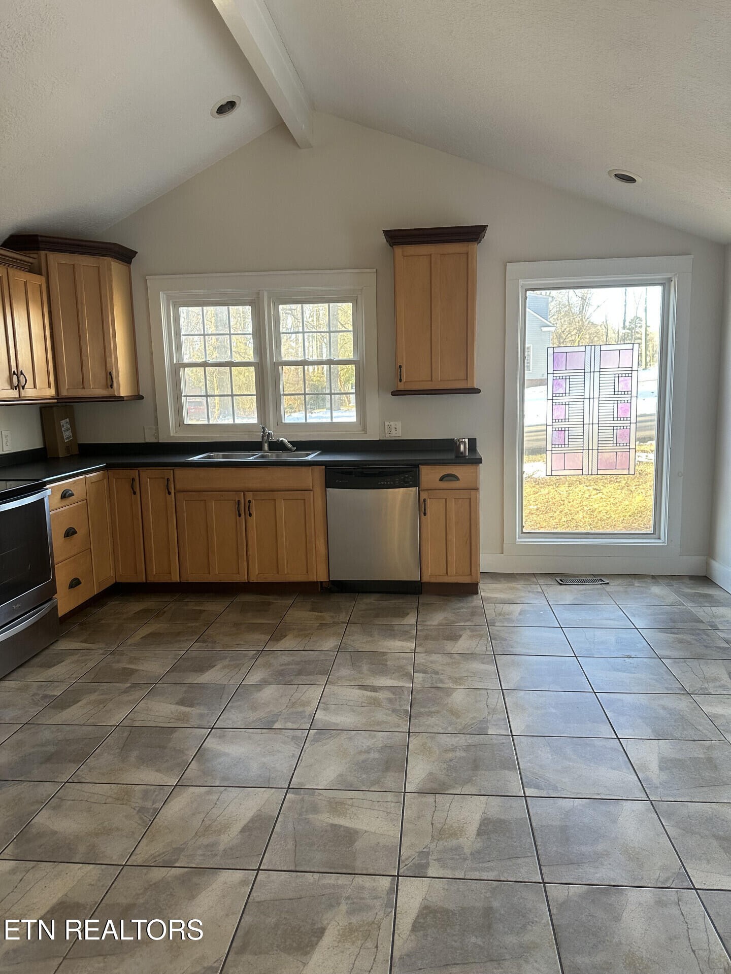 142 West Norris Road Norris, TN 37828 - Photo 3 of 20
