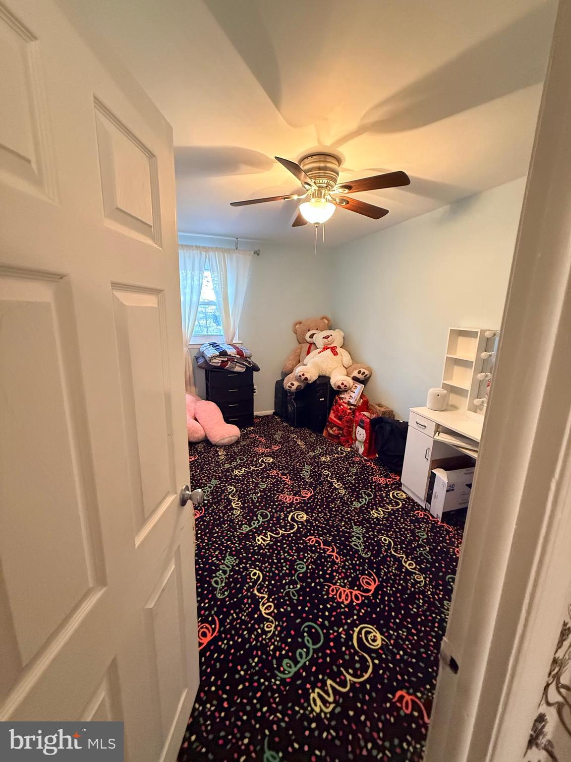 426 Parlin Street Philadelphia, PA 19116 - Photo 23 of 27 a very nice looking dining room with a fireplace