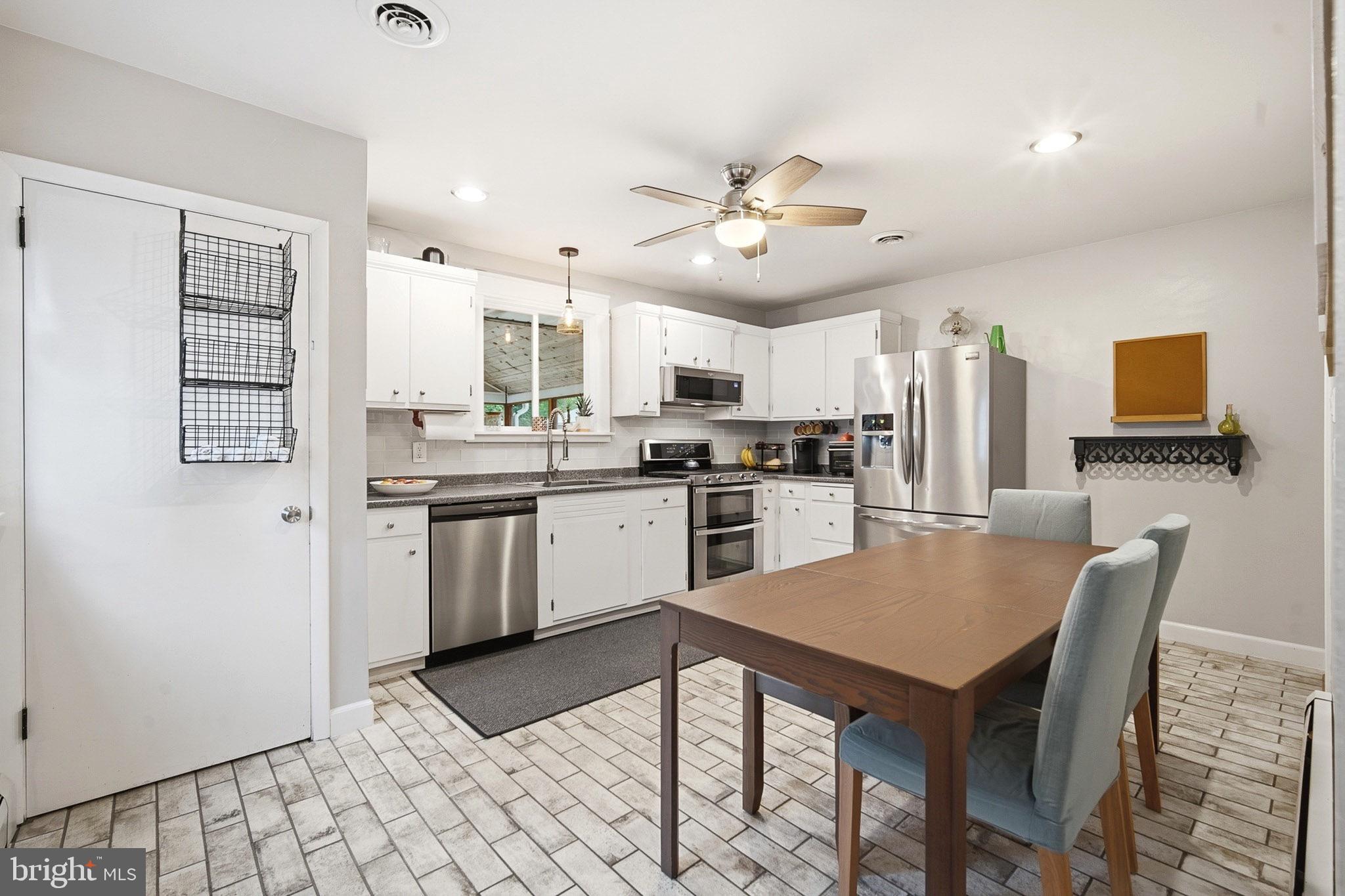 1269 Tanyard Road Sewell, NJ 08080 - Photo 20 of 38