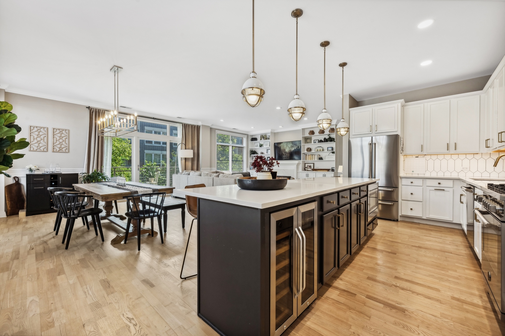 950 West Huron Street, Unit 305 Chicago, IL 60642 - Photo 10 of 25