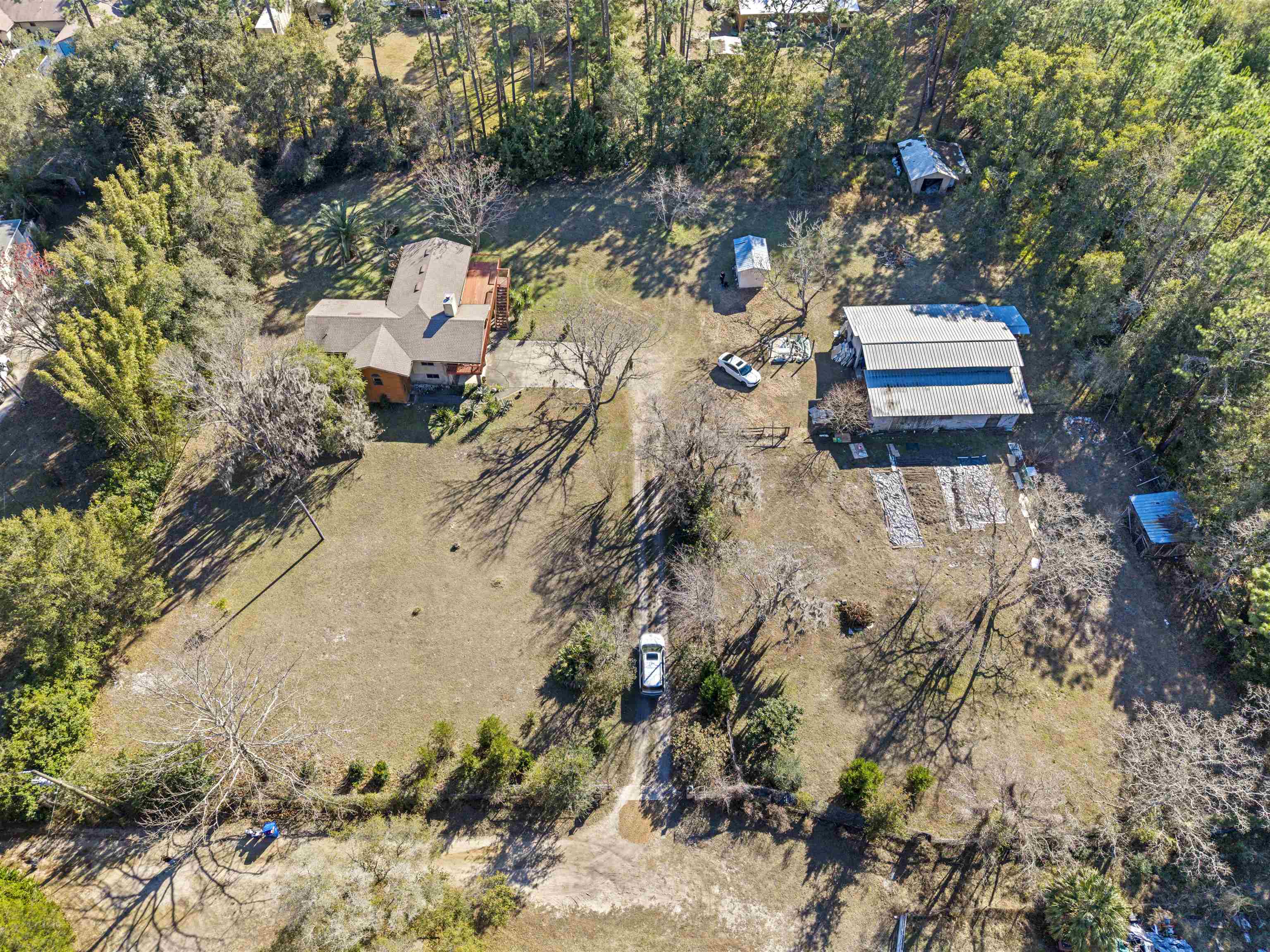 Aerial view of property and surrounding area